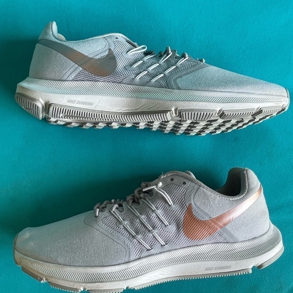 Women’s Nike Run Swift size 10 - Picture 4 of 7